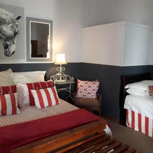 Twin Room with Bath