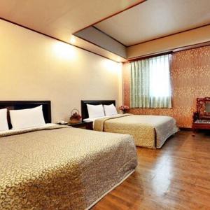 Quadruple Room with Bath