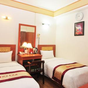 Twin Room with City View