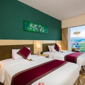 Deluxe Twin Room with City View