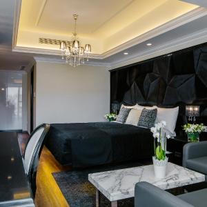 Deluxe Suite with Spa Bath
