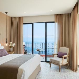 Grand Terrace Junior Suite with Whirlpool and Sea View