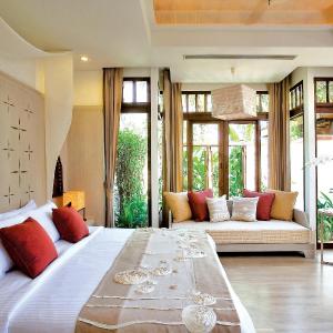 Presidential Suite with Round Trip Airport Transfer