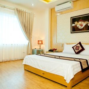 Deluxe Double Room with City View