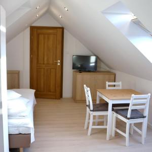 Triple Room with Private Bathroom
