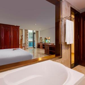 Suite with Balcony