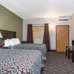 Deluxe Queen Room with Two Queen Beds - Disability Access - Non-Smoking