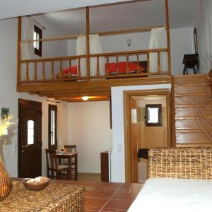 Studio - Split Level with Pool and Sea View