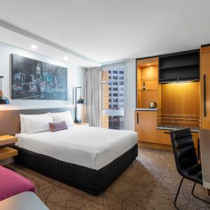 Superior Corner Room