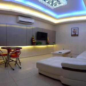 Deluxe King Studio