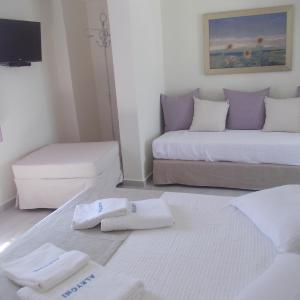 Standard Triple Room with Sea View