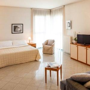 Studio (1 Adult) - Annex