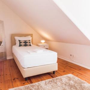 Standard Single Room with Shared Bathroom