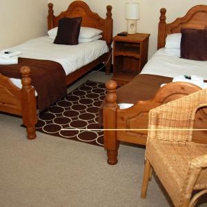 Twin Room with Private External Bathroom