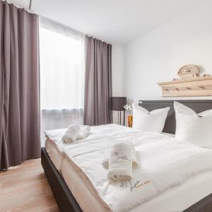 Deluxe Apartment with Lake View and Balcony