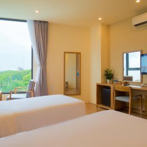 Double or Twin Room with City View