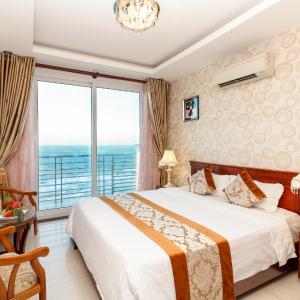Deluxe Double or Twin Room with Sea View