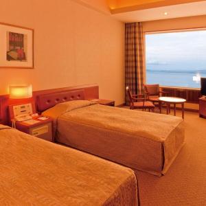 Twin Room with Lake View - Top Floor - Non-Smoking