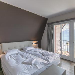 Junior Suite with Balcony and Lake View