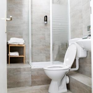 Single Room with Shared Shower and Toilet