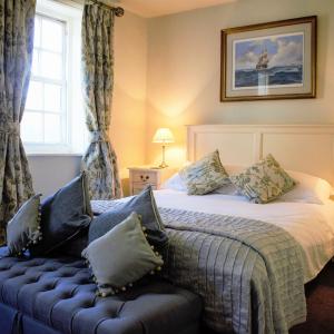 Wakeful (King Room)