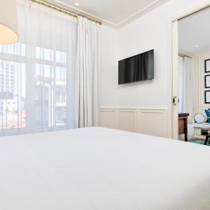 One-Bedroom Suite (2 Adults + 2 Children)