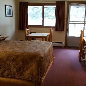 Budget Queen Room