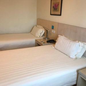 Standard Twin Room B