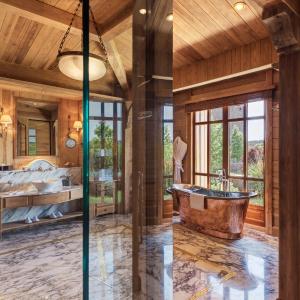 Exception Suite (4Adults+ 2Children)