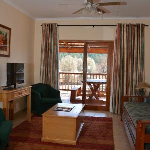 Blue Gum - 6 Sleeper Self Catering Unit
