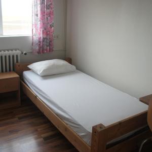 Single Room with Shared Bathroom