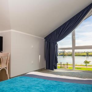Large Single Room