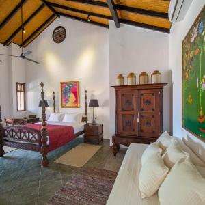 Deluxe King Room with Pool View Balcony - Complimentary Evening Tea Service & Snacks, Early Check-in & Late Check-out (on availability)