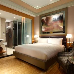 Premier King Room