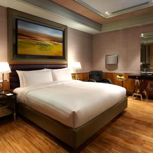 Premier King Room with Bath