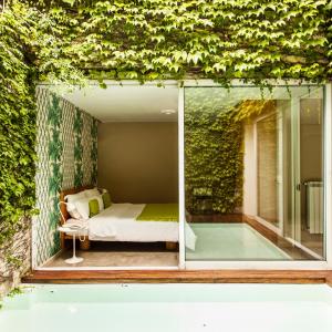 Suite with Garden View