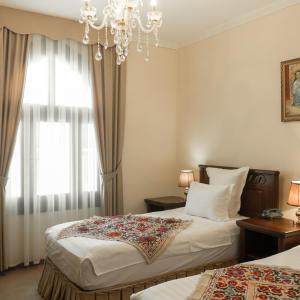 Twin Room with Private Bathroom