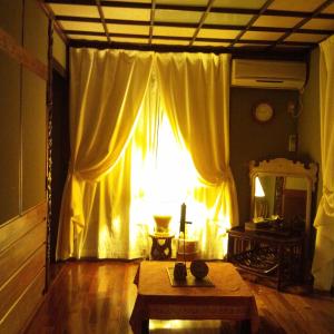 Japanese-Style Room with Hardwood Floor - Female Only
