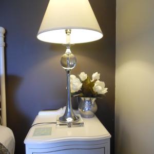 Acacia Queen Suite