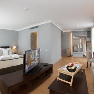 Junior Suite with town view