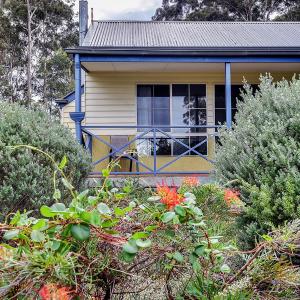 Two-Bedroom Two-Bathroom Cottage - Bass