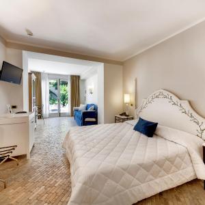 Junior Suite with Garden View