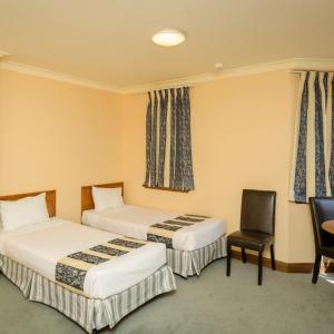 Deluxe Family Room