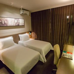 Standard Twin Room A