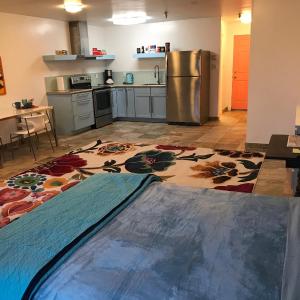 Apartment with Shower