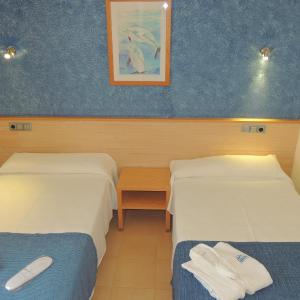 Twin Room with Seating Area and Sea View