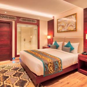 Suite (1+1 Happy Hour from 11am - 6pm), 10% off on Food & Beverage services