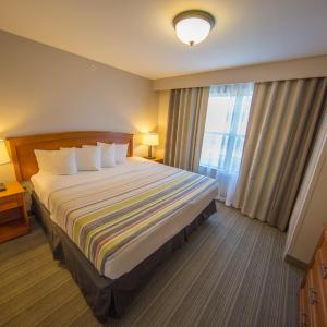 One-Bedroom King Suite - Non-Smoking