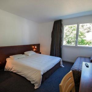 Superior Triple Room - 1 Double Bed & 1 Single Bed