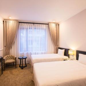 Large Twin Room
